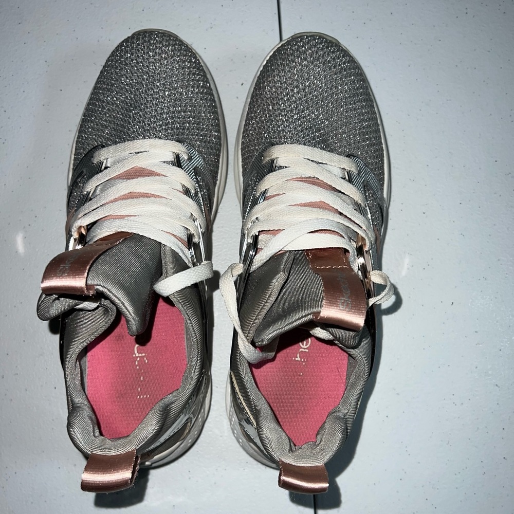 Skechers Shine Status